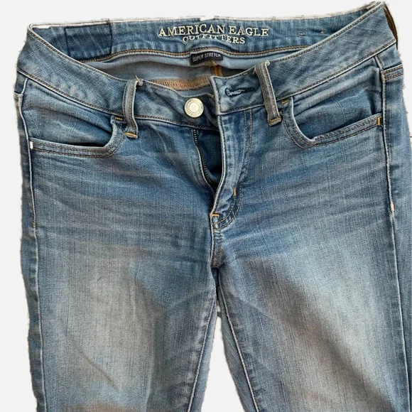 American Eagle Outfitters Jeans, distressed, skinny legs, stretch waist.  Size 4 - Picture 3 of 6